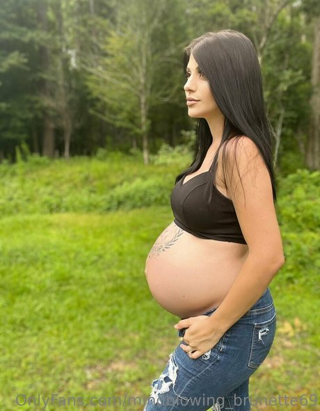 mindblowing brunette69 profile pic