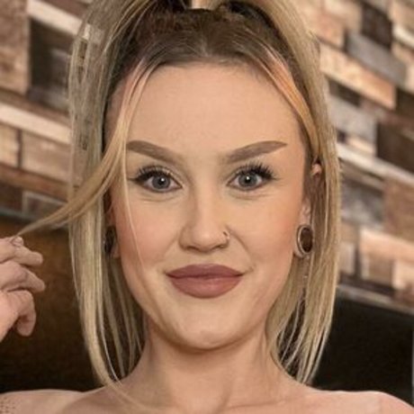 xOnlyursulax sex actress img