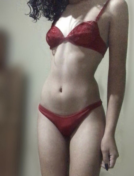 Myrjulia star top photos