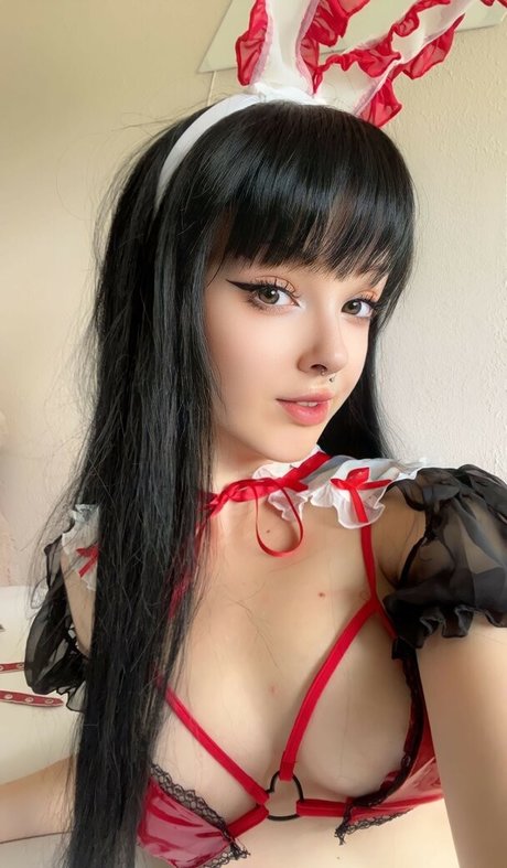 OMGPopx erotic model photo