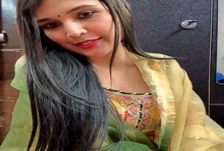 Meenakashi exclusive actress photo