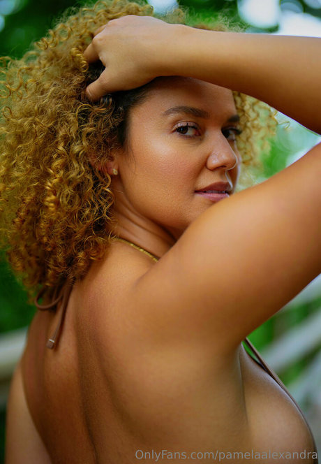 pamelaalexandra nudes star gallery