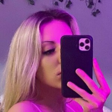 BlondWidow nudes model pictures