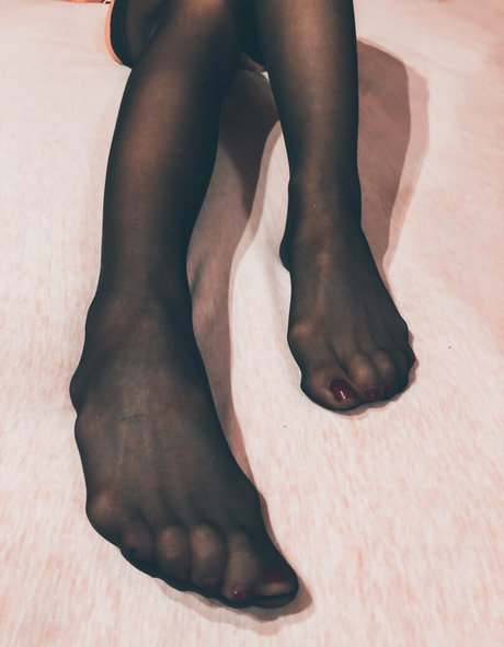 Lisadere model naked galleries