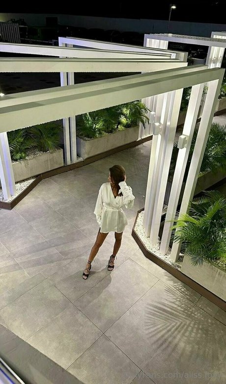 aliss foxy pornstar erotic img