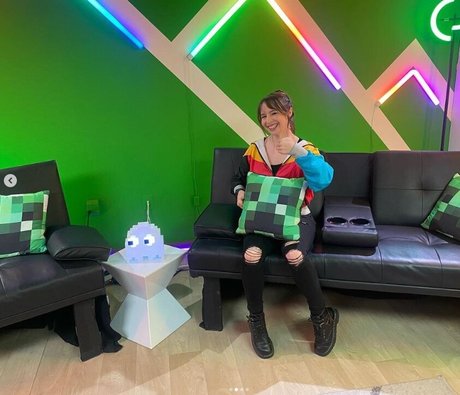 Chelsea Cook pornstar naked galleries