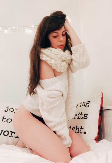 heyashleytea model nude pics