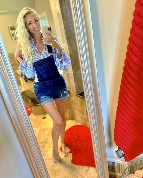 TheRealJennaJay nude pornstar pictures