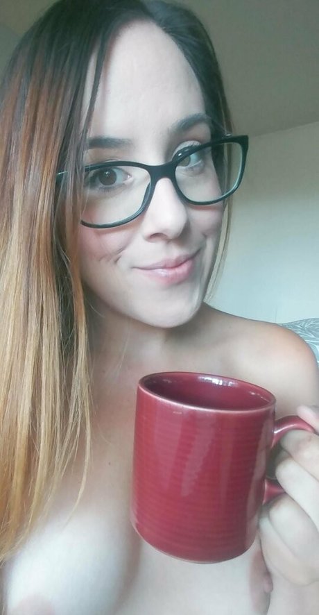 sarahsb89 nude pornstar photo