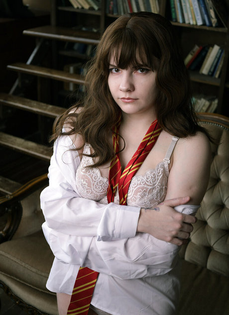 Tanni Cosplay exclusive model picture