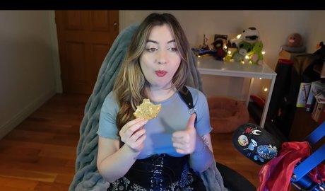 Symbalily pretty model img