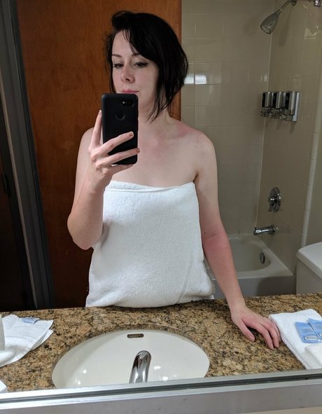 peachbellini nice actress images