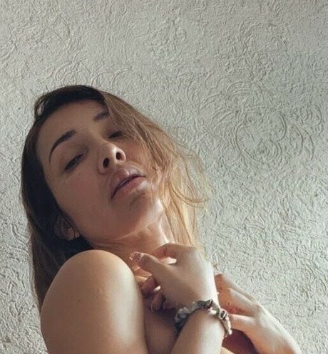 Alma Briano star gallery