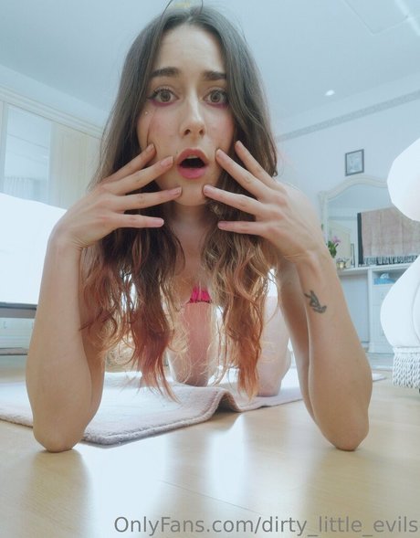 camomilleee hot actress images