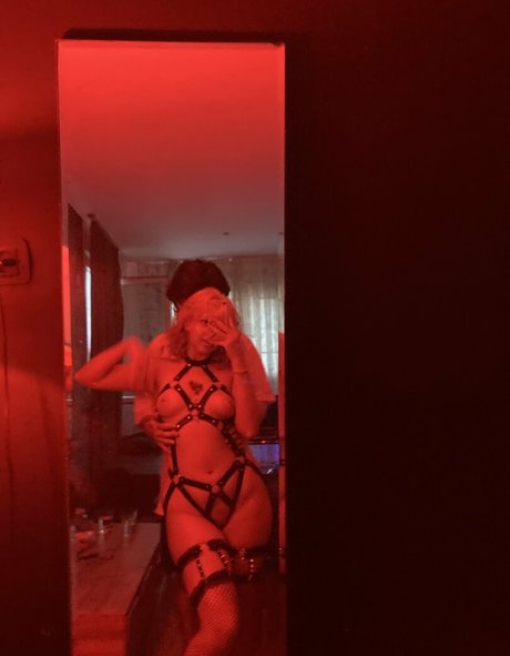 impussymagnet nude pornstar photos