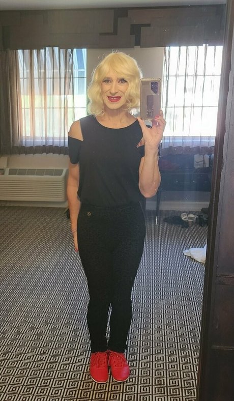 cassandralovit exclusive actress galleries