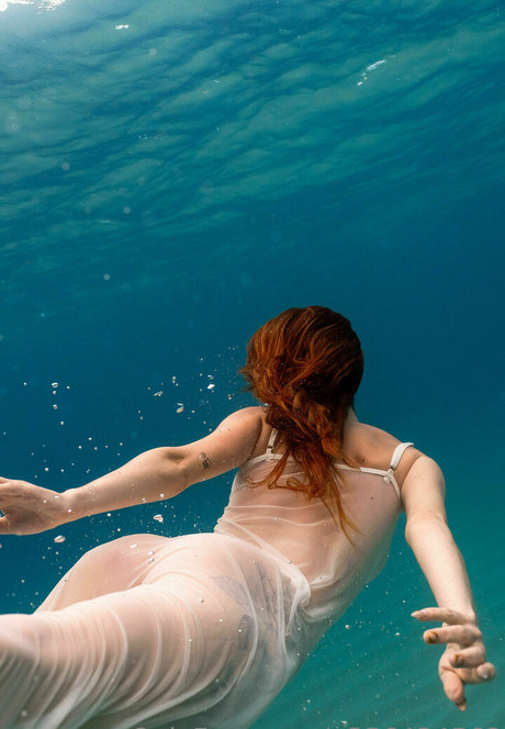 ivyeros nudes model image