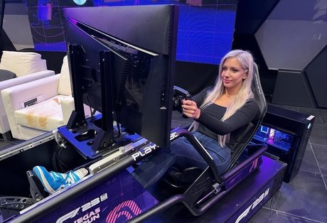 Alanah Pearce pornstar photo