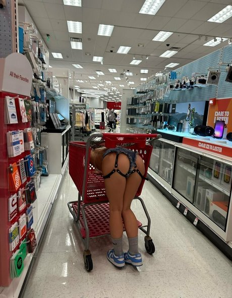 kyliezion erotic pornstar pic