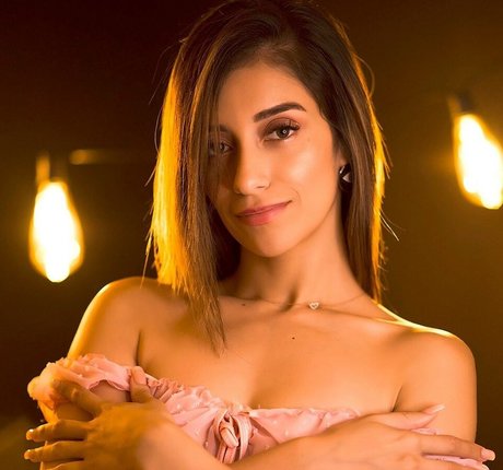 Sabrina Smith naked star image