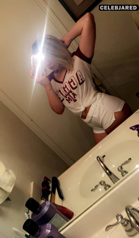 Adrianna Gavazzi pornstar nude pictures