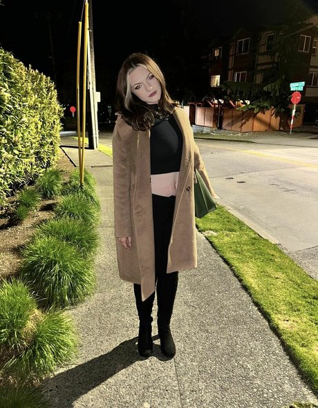 Rhiannon Jena beautiful model pics