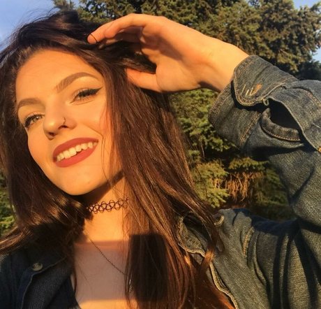 Rhiannon Jena pornstar naked archive