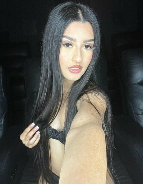 spicymariahxxx nude model pic