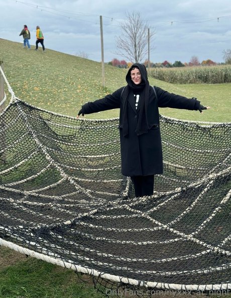 nyxxx at night pretty pornstar img