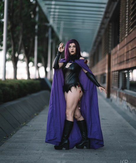 krissi q star hot img