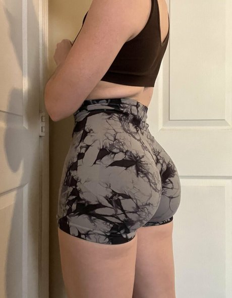 Kitten Loves Hugs star adult pic