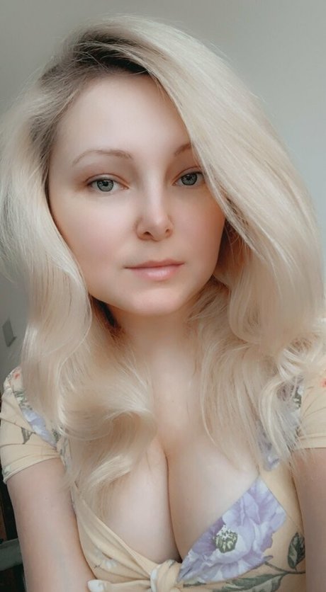 cutieblonde18 nice model photo