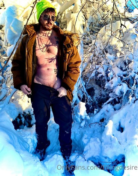 fillingdesire model nude photos