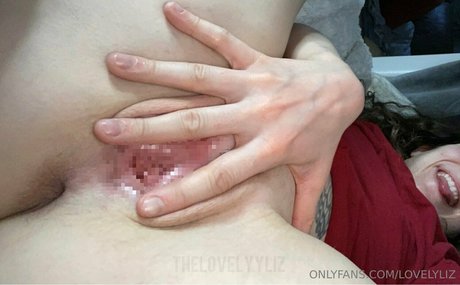 lovelylizfree pornstar pretty pics