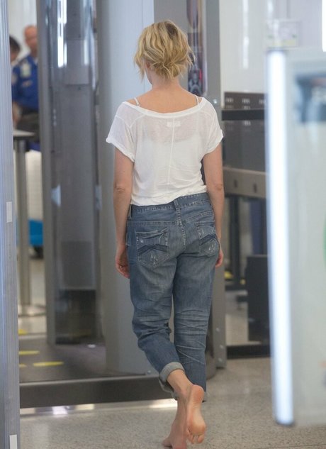 Elizabeth Banks xxx actress images