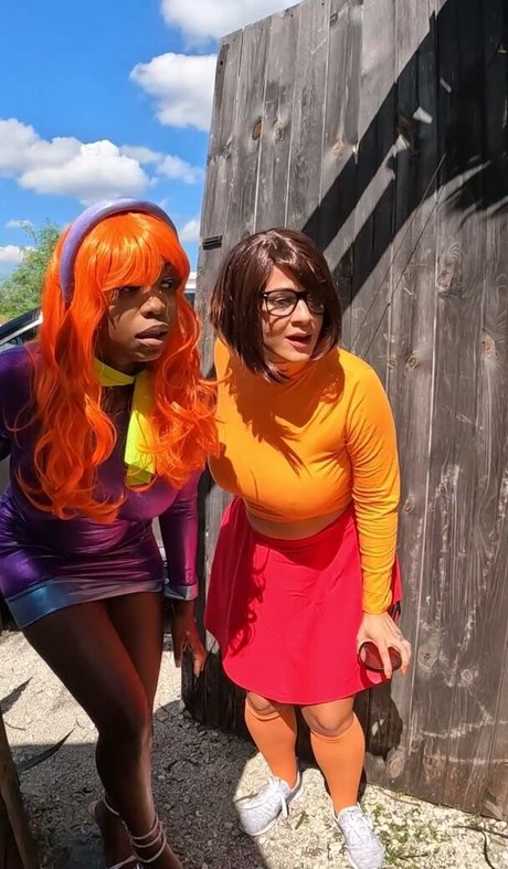 RussianCreamX naked model image