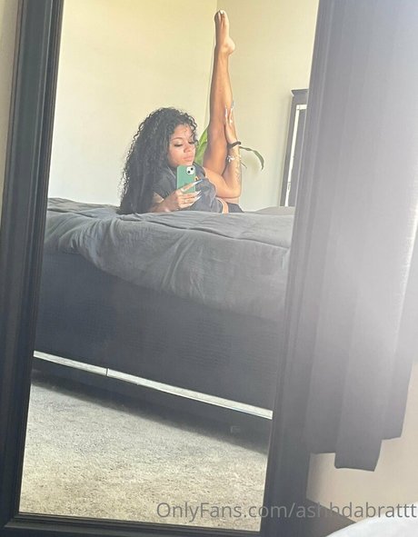 ashhdabrattt model nudes gallery