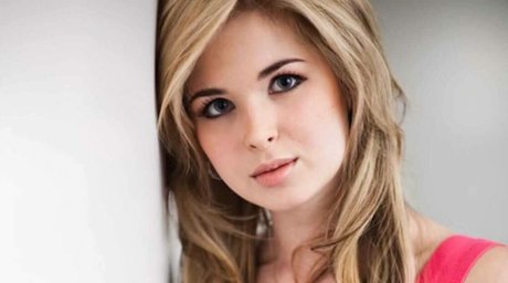 Kirsten Prout model erotic photo