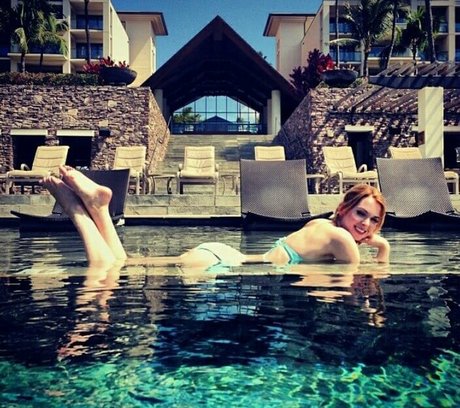 Kirsten Prout hd actress photos