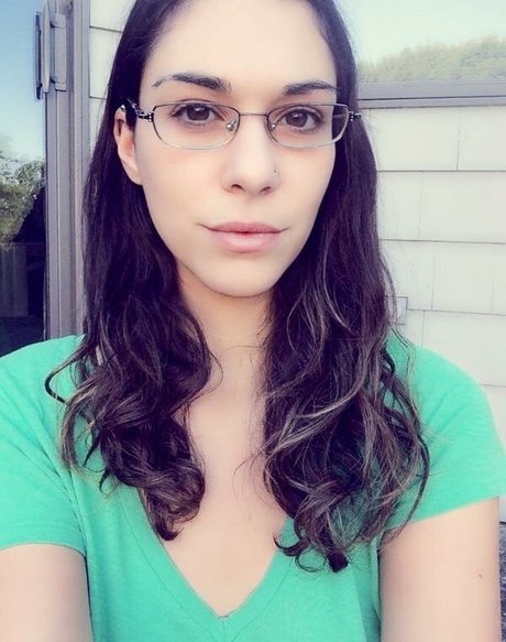 adrienneadora hd model gallery