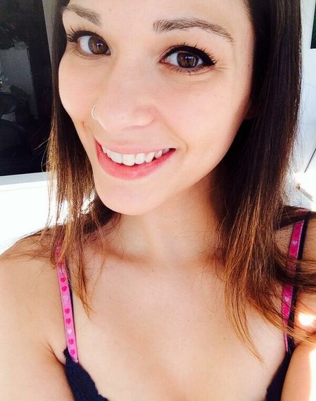 adrienneadora star naked photo