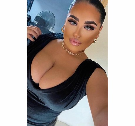 Rosie May model best img