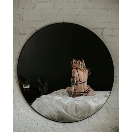 ohioliz naked actress pictures