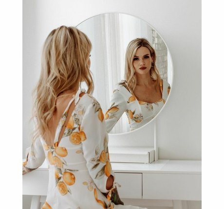 ohioliz model nudes picture