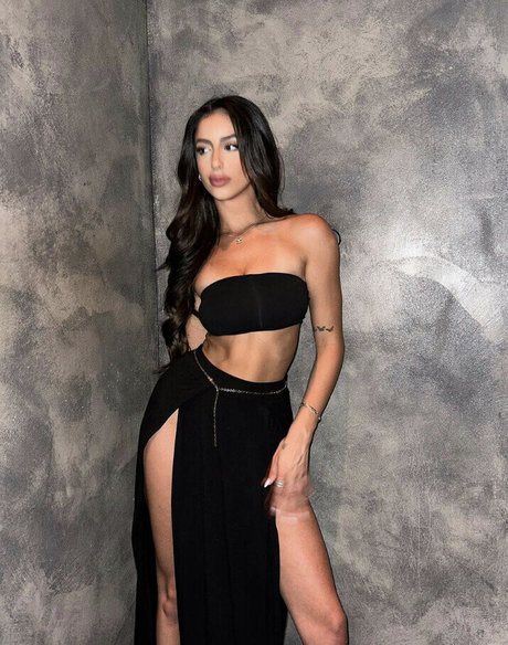 Bar Mansuri nude pornstar img