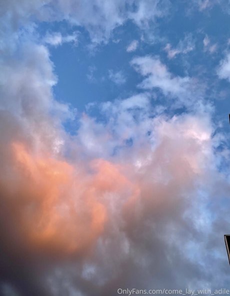 come lay with adile star art img