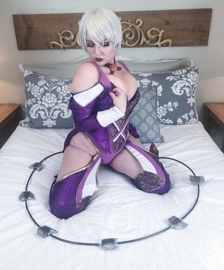 LisaLouWho perfect model image