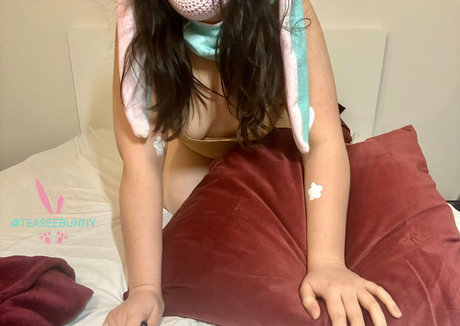 teaseebunny model hd photo