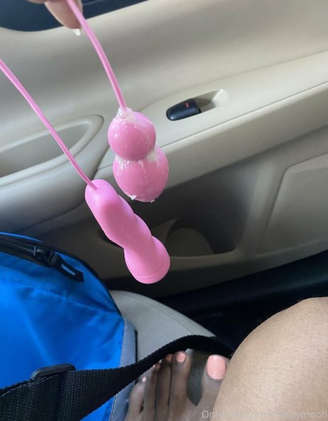 mickeymooh erotic model photos