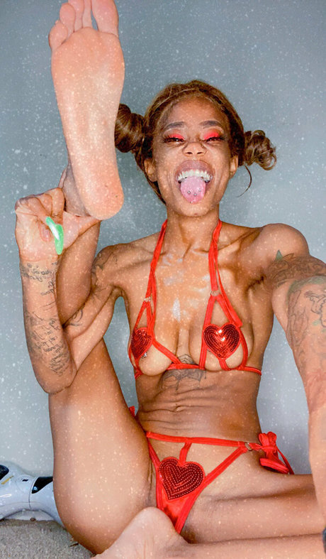 mickeymooh perfect model photos